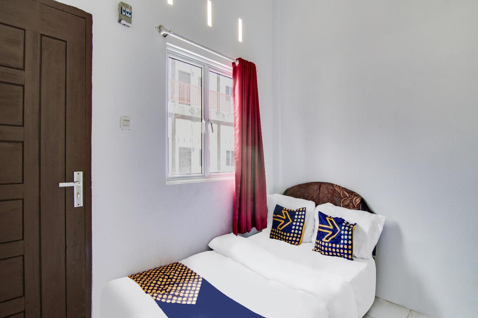 Spot On 91858 Raja Homestay Syariah Pekanbaru Exterior foto