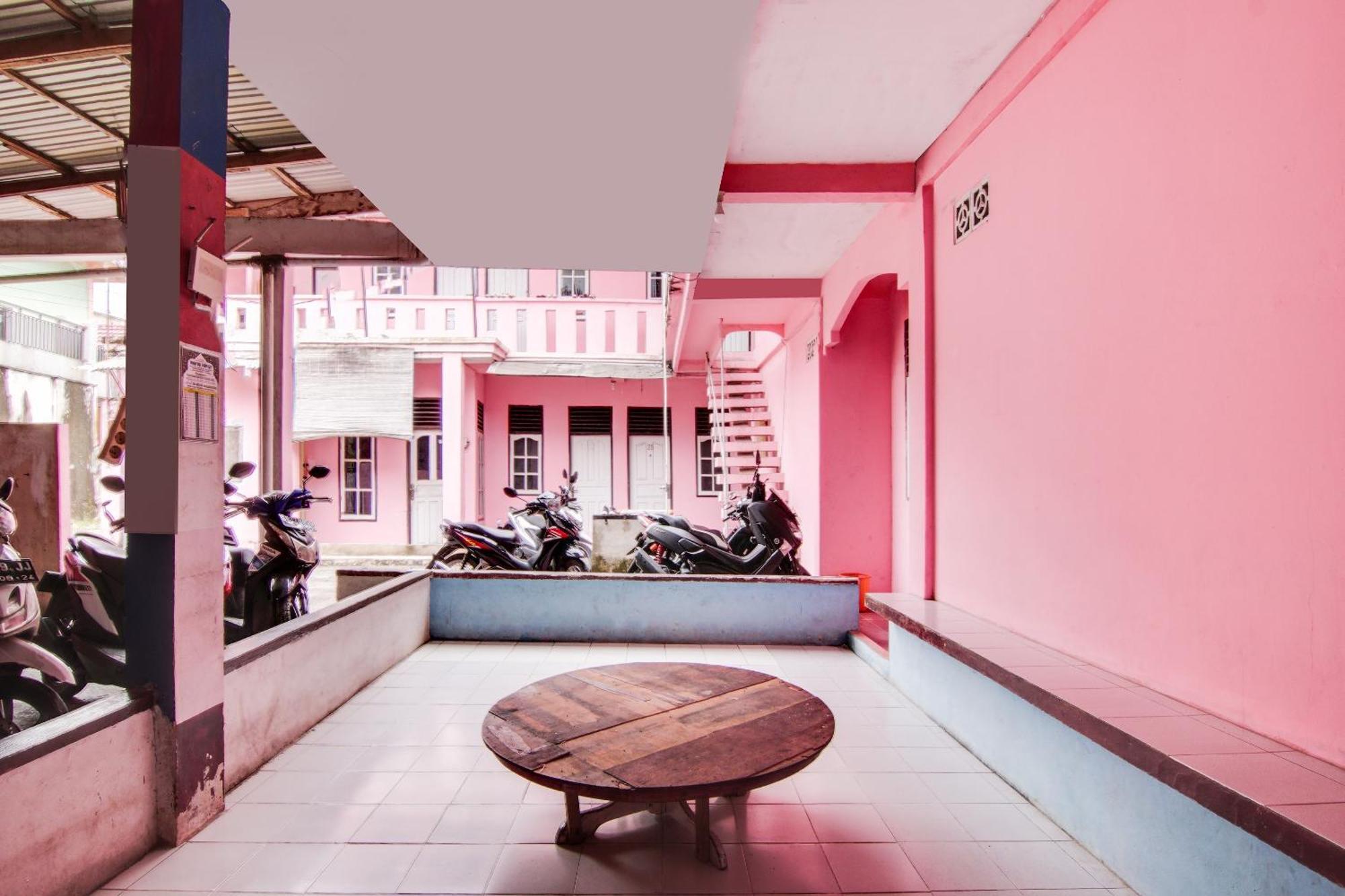 Spot On 91858 Raja Homestay Syariah Pekanbaru Exterior foto